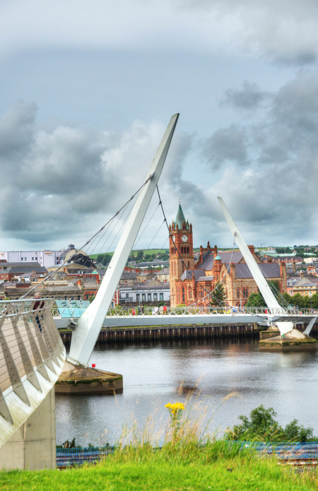 IRL4671 The Peace Bridge, Derry